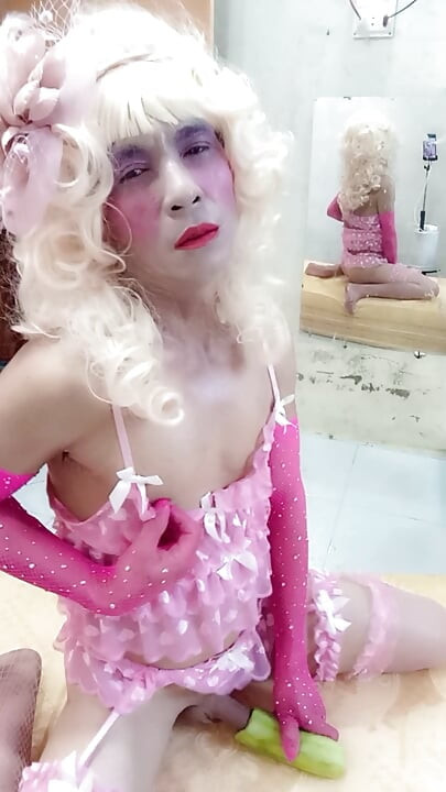 Oanh le transeksüel seksi porno selfiesi giyiyor