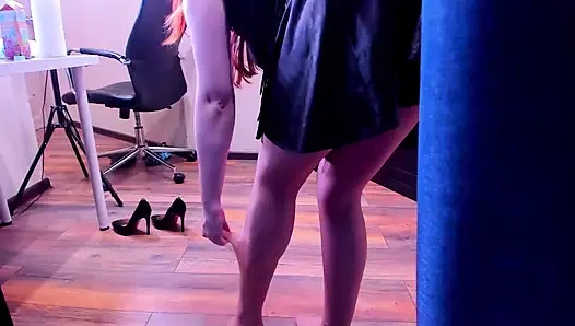 Taytlarımı düzeltirken beni perde arkasından izle