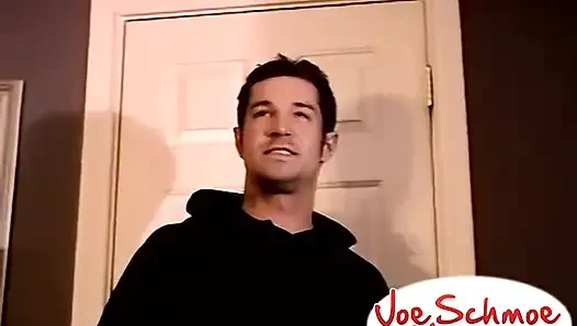 Buff Adonis emiliyor