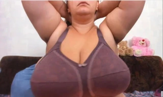 İri göğüslü web kamerası iri güzel kadın