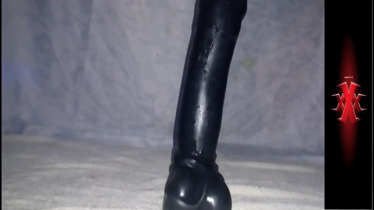 Anüsünüzü dev bir yapay penis ile eğitin