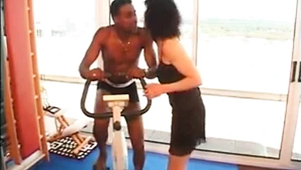 Fransız sürtük sert becerdin tarafından bir siyah adam