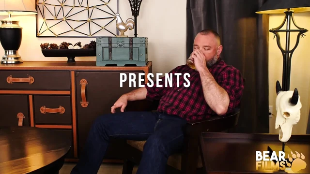 Bearfilms götten sikiliyor kurt jacobs chip genç kızın azgın yarağına binmeyi seviyor