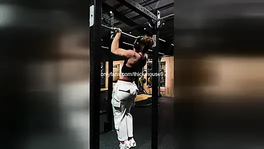 Kaslı anne çekme: bakire amcık spor salonu canlı teşhiri