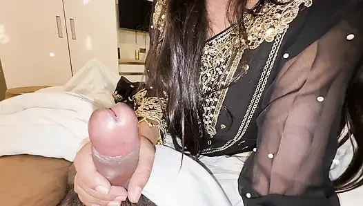 Üveybeti ne buddhe abbu ko apni bekaret di veya sert seks kiya