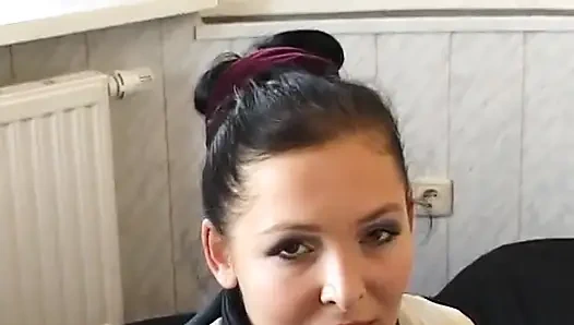 Doğu Almanya'dan Mandy'nin paraya ihtiyacı var