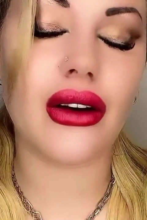 Asmr ve akıl sikişi sigara içen joi boşaltıyor