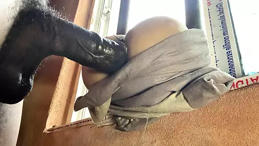 Şişman yarak büyük şişman götlü sürtüğü sikiyor