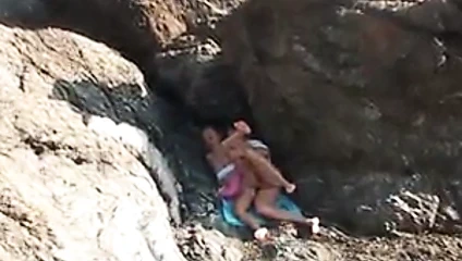 Anal seks üzerinde the plaj için bir Fransız amatör çift