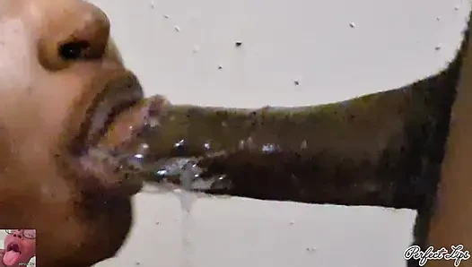 Onu ağzıma boşaltmayı seviyorum