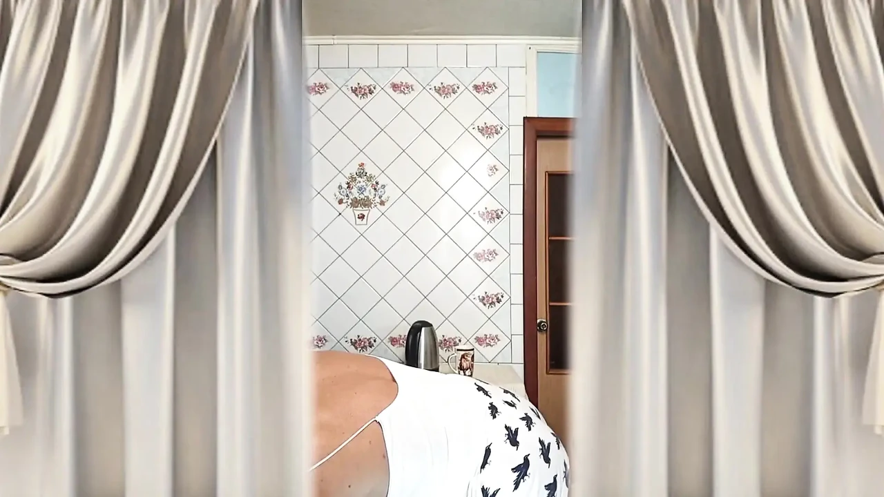 Trending Hot Housewife Lukerya In The Kitchen Amateur Porn By Faphouse (Uncut) - California Special