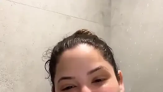 Dani Valentina ile canlı yayın