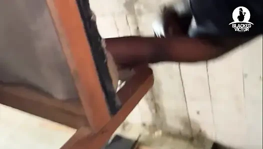 Bu terk edilmiş oteli kontrol etmek zorunda kaldı