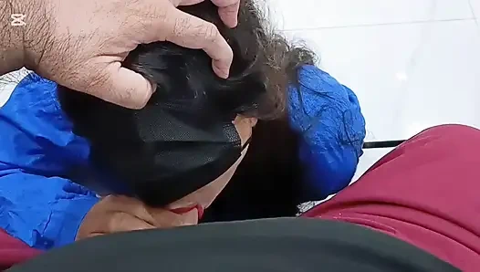 Pakistanlı güzel liseli kız iyi ders çalışmaması için kendi üvey babası tarafından sikiliyor