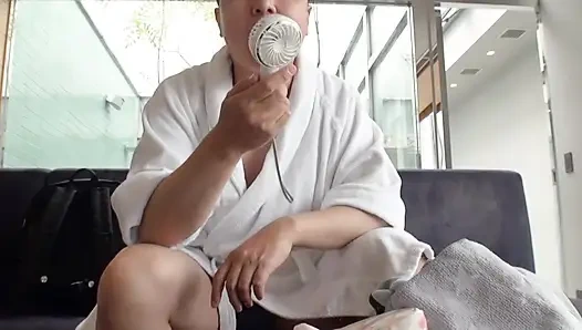 Sadık üvey kız. Sürekli destek verdiği boşta kalan üvey baba