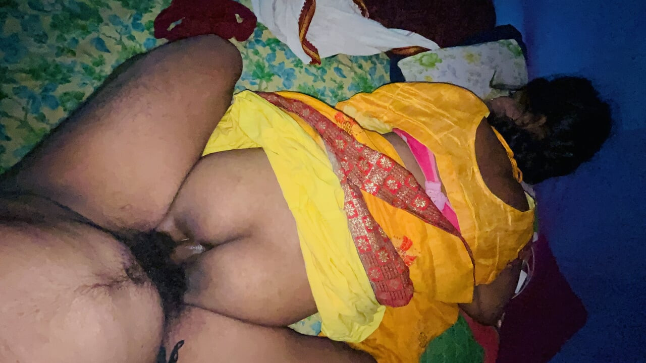 Ateşli seksi evli kadının kocasıyla ilk sikişi