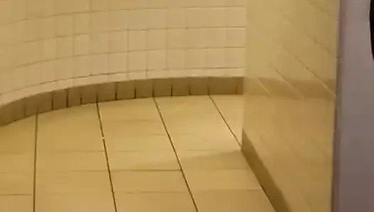 Asya tombul kız amy kamu çıplak