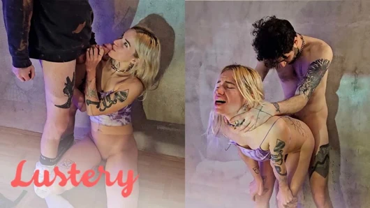 Amatör çift seks filmlerinin önünde sikişiyor - şehvet