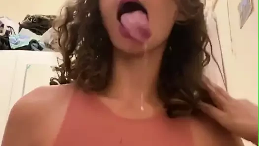 didlo drooling