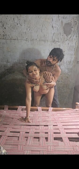 Hintli köylü kız acı verici tam seks yapıyor - Hintçe ses hd