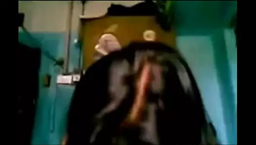 Hint aunty içinde saree kahrolası ile genç oğlan