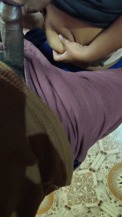 Arkadaşım Neha sevişmek için benimle