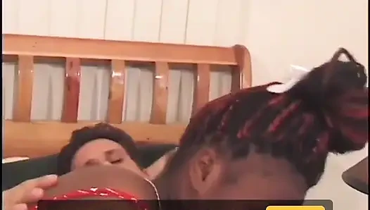 Zenci hatun sikilmeden önce beyaz yarak emiyor