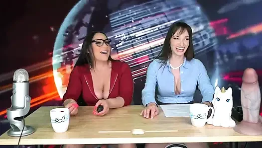 Büyük memeli orta yaşlı seksi kadınlar Carmela Clutch ve Lexi Luna haberleri okurken orgazm oluyor
