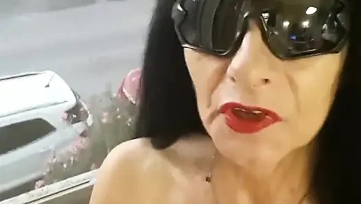 Pencerenin önünde çıplak lanet olası vajina