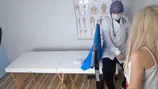 Jinekolog hastanın vajinasını karşı koyamadı!