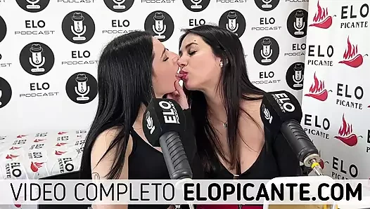 MIELSITA VE ALMENDRA BAHARATLı ODADA EMZIRIYOR