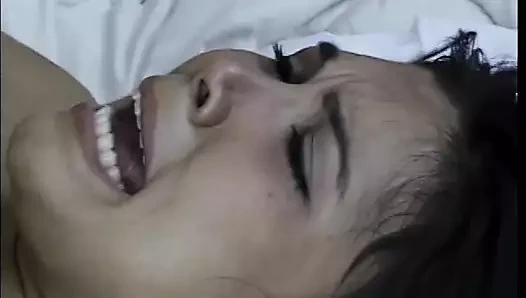 Asya bebek Başlarken siyah adam için sikme ona göt