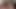 Seksi sarışın iç çamaşırı bir araba yıkar ve bir horoz parlatır