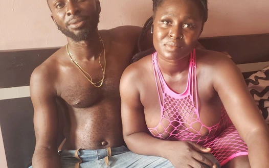 Даме в розовом нравится мой член