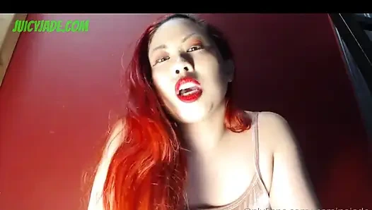 Asyalı götüme ve göt deliğime tap! Bu sıkı bronzlaşmış Asyalı tapmak istiyorsun