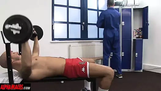 Alphamales.com - çok yönlü adamlar bunu daha iyi yapıyor