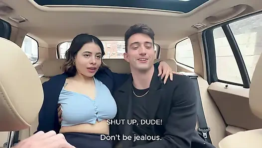 Uber'de çalışırken beklenmedik üçlü seks