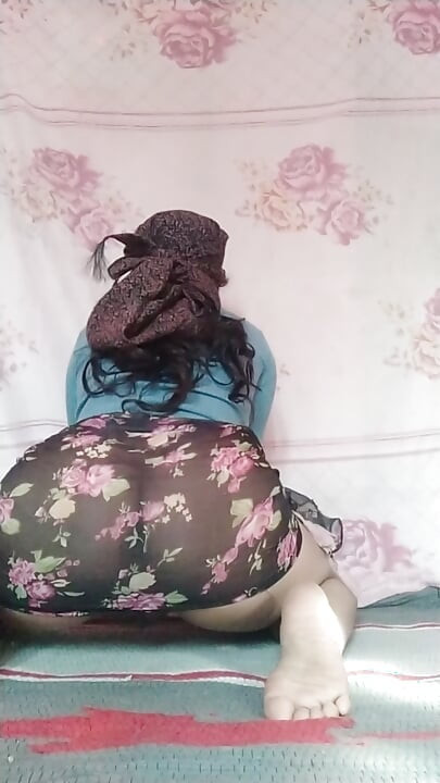 Part 2 showing her sexy pussy
