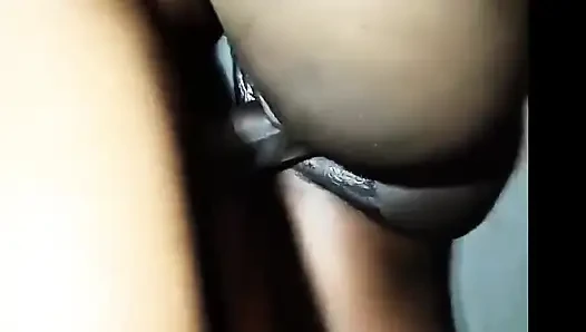 Siyah sarışın sexyrita banyoda ateşli romantik seks yapıyor