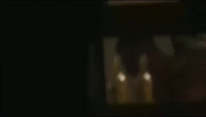 Julia fix olduğunu alay ona memeler