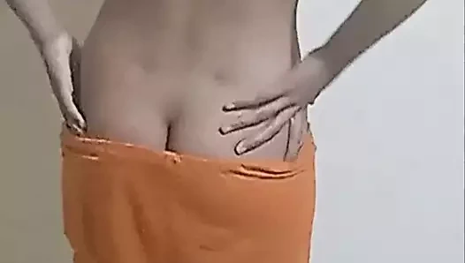 Hintli üniversiteli kız evde sikiliyor "Hintli genç kız yerde romantik seks yapıyor ve dölleniyor"