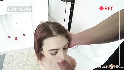 Adam oyuncu seçmelerine girmeden önce fidget spinner ile oynuyor