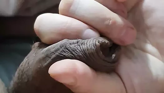 Çılgın üvey anne yatakta üvey oğlunun yarağını sıvazlıyor