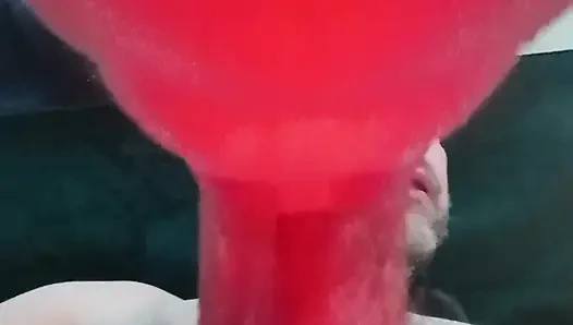 Üvey kız gırtlağına kadar alıyor ve yüzüne boşalıyor