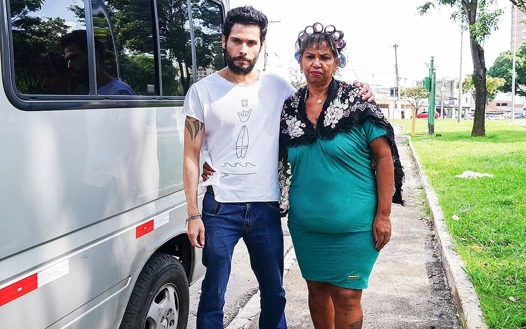 Büyük göbekli nineler minibüste ilk anal üçlü seks