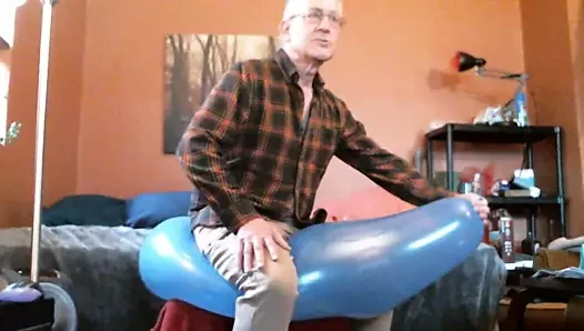 İki büyük balon kambur pop ve cum - 3-21 - balon patlatıcı