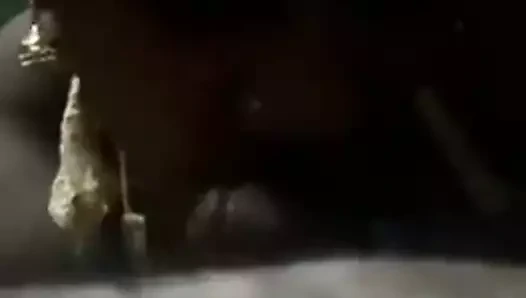 Üvey anne üvey oğluna bir handjob verir