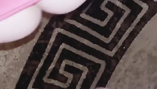 Pembe Elbiseli Biseksüel Çift