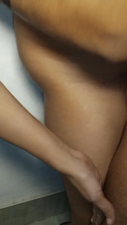 Üvey kız kardeşimi sikiyorum ve amına boşalıyorum ev yapımı porno | Klip 1