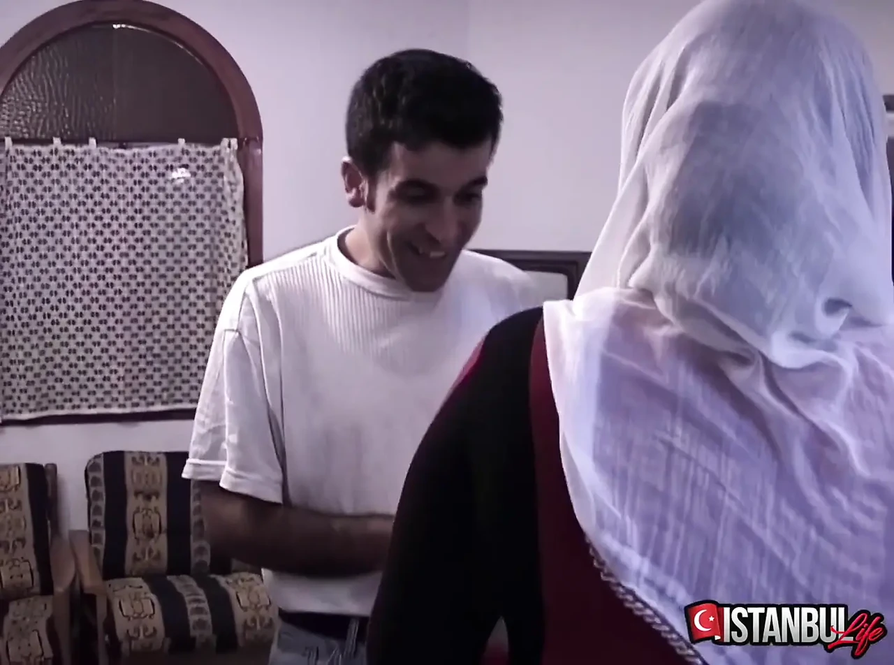 Ayşe, Türk öğretmenim